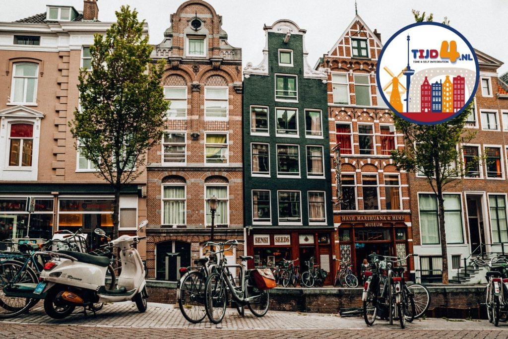 Moving to the Netherlands: Pros and Cons-01